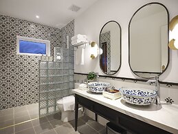 Golden Boutique Hotel