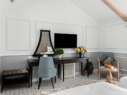 Golden Boutique Hotel