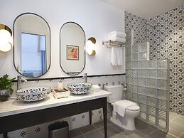 Golden Boutique Hotel