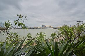 The Garden Capsule Hotel