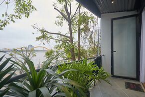 The Garden Capsule Hotel