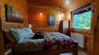 3-bed Lodge - Sleeps 7 - Hot Tub - Pet Friendly