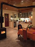 Inviting 4-bed Villa in Dolishte