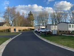 Captivating Bluebell Lodge 2-bed Cotswolds Caravan