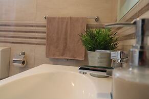 Stunning Apartment for 7 Close to Several Beaches