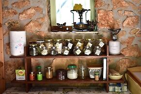 Glamping at a Lovely Tent in Skiaxtro- Marathopoli