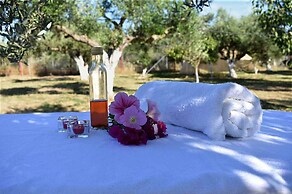 Glamping at a Lovely Tent in Skiaxtro- Marathopoli