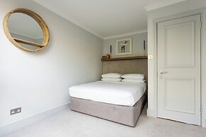 Talbot Road VI by Onefinestay