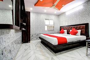 Goroomgo Krishna Palace Charbagh Lucknow