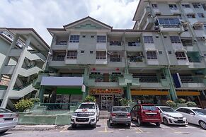 OYO 90184 Api Api Guesthouse 533