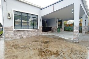 OYO 90203 Emma Sukma Homestay