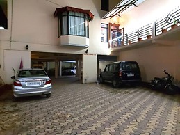 Goroomgo Moon Nainital