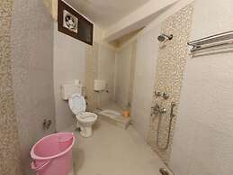 Goroomgo Moon Nainital