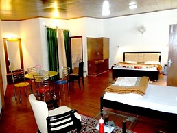 Goroomgo Moon Nainital