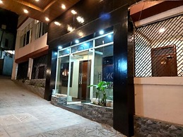 Goroomgo Moon Nainital