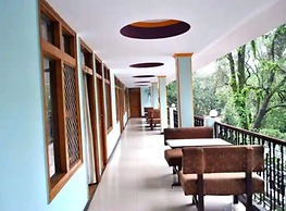 Goroomgo Moon Nainital