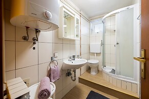 Apartments and Room Silvana