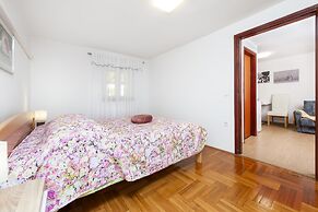 Apartments and Room Silvana