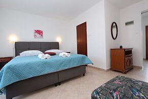 Apartments and Room Silvana