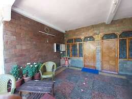 Goroomgo Lake View Mall Road Nainital