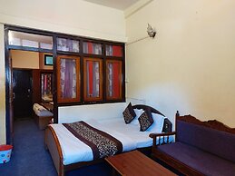 Goroomgo Lake View Mall Road Nainital