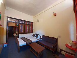 Goroomgo Lake View Mall Road Nainital