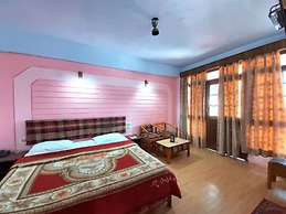 Goroomgo Radha Continental Nainital