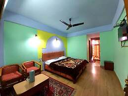 Goroomgo Radha Continental Nainital