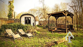 Emlyn's Coppice - Woodland Glamping