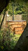 Emlyn's Coppice - Woodland Glamping