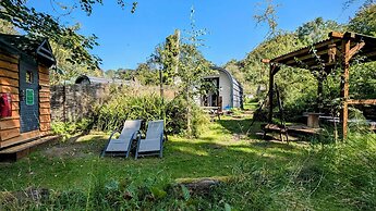 Emlyn's Coppice - Woodland Glamping