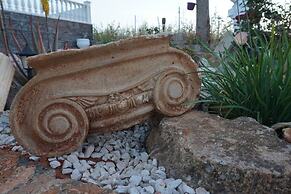 Bungalow Next TO THE Beach IN Malia