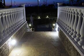 Bungalow Next TO THE Beach IN Malia