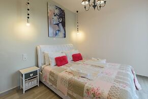 Bungalow Next TO THE Beach IN Malia