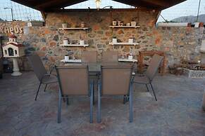 Bungalow Next TO THE Beach IN Malia