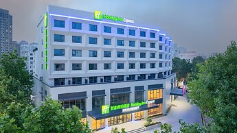 Holiday Inn Express Qingdao Shibei by IHG