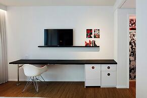 citizenM Los Angeles Downtown