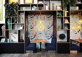 citizenM Los Angeles Downtown