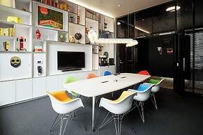 citizenM Los Angeles Downtown