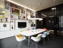 citizenM Los Angeles Downtown