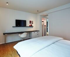 citizenM Los Angeles Downtown