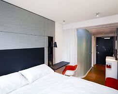 citizenM Los Angeles Downtown