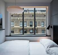 citizenM Los Angeles Downtown