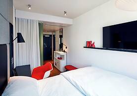 citizenM Los Angeles Downtown