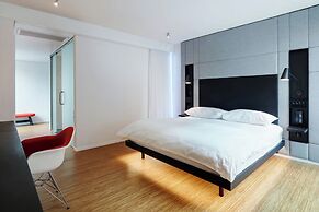 citizenM Los Angeles Downtown