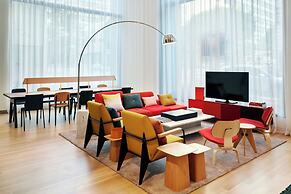 citizenM Los Angeles Downtown