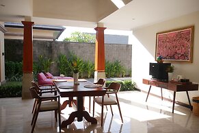 The Grand Villandra Resort