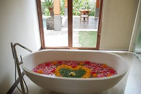 The Grand Villandra Resort