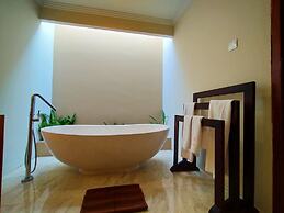 The Grand Villandra Resort