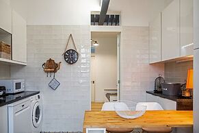 Colourful and Tasteful 2bedroom Apartment in Graça